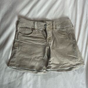 tan khaki midi shorts